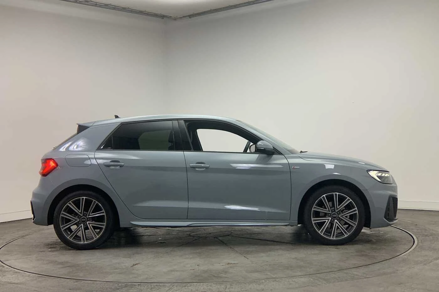 Audi-A1 Sportback-image-3