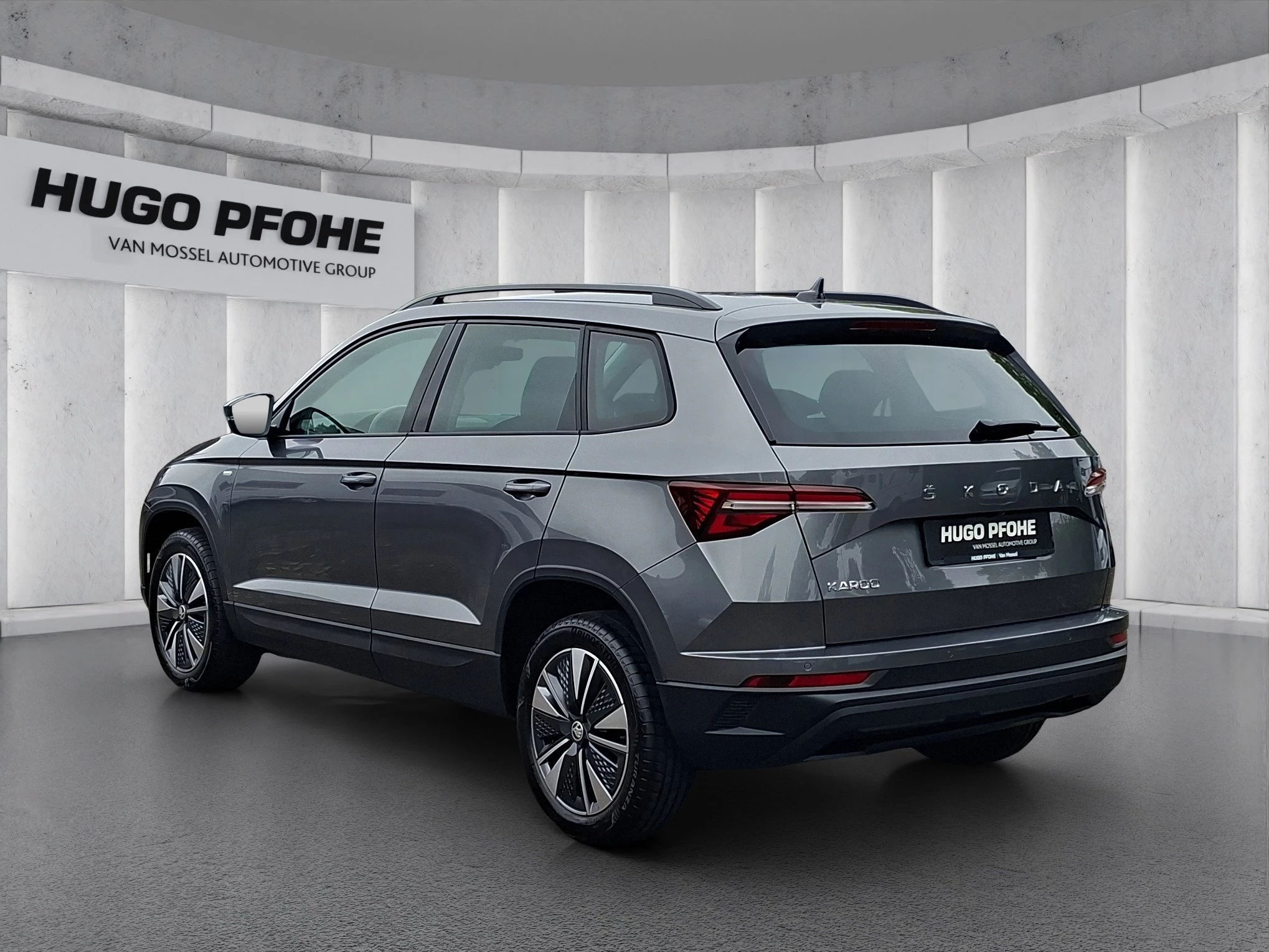 Škoda Karoq Tour 1.5 TSI ACT Aut. | LED | AHK | ACC | RFK | SHZ | LMF | Navi