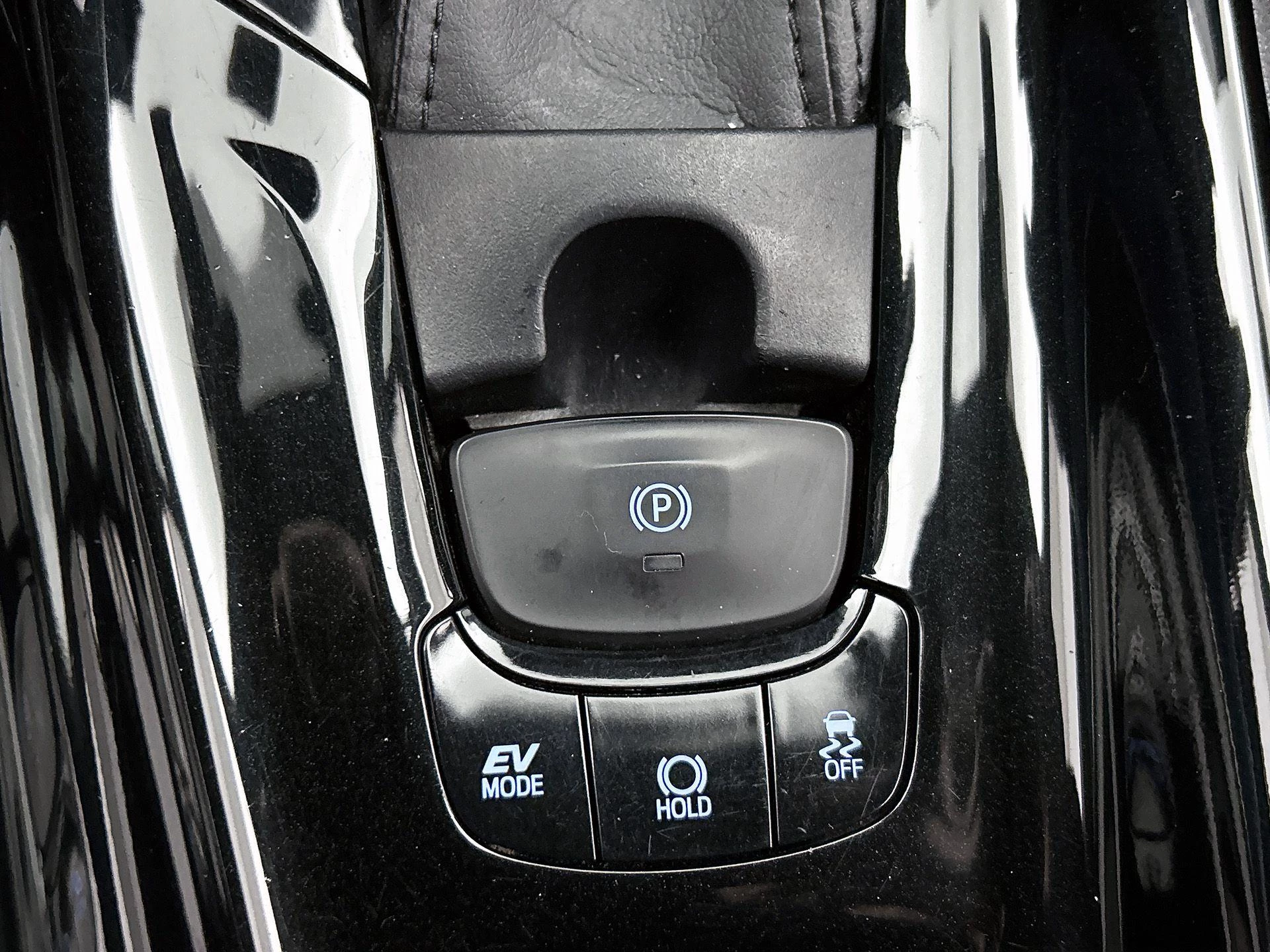 Toyota-C-HR-image-9
