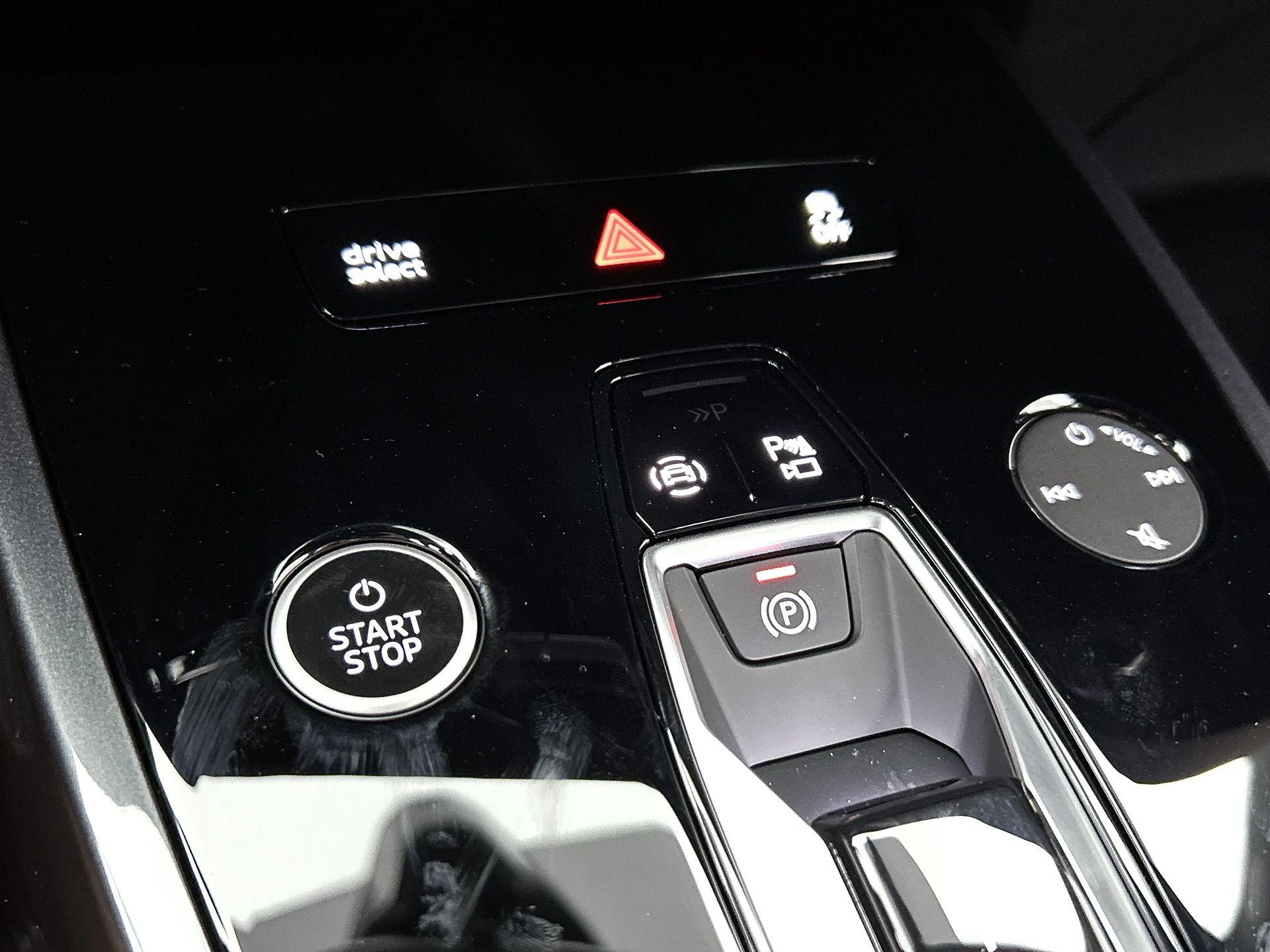Audi-Q4 e-tron-image-10