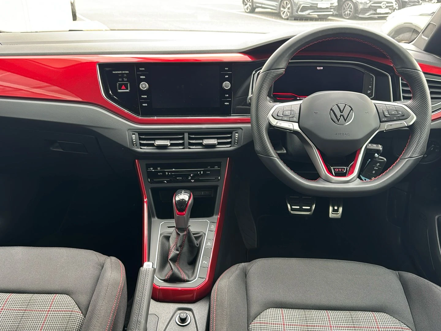 Volkswagen-Polo-image-3