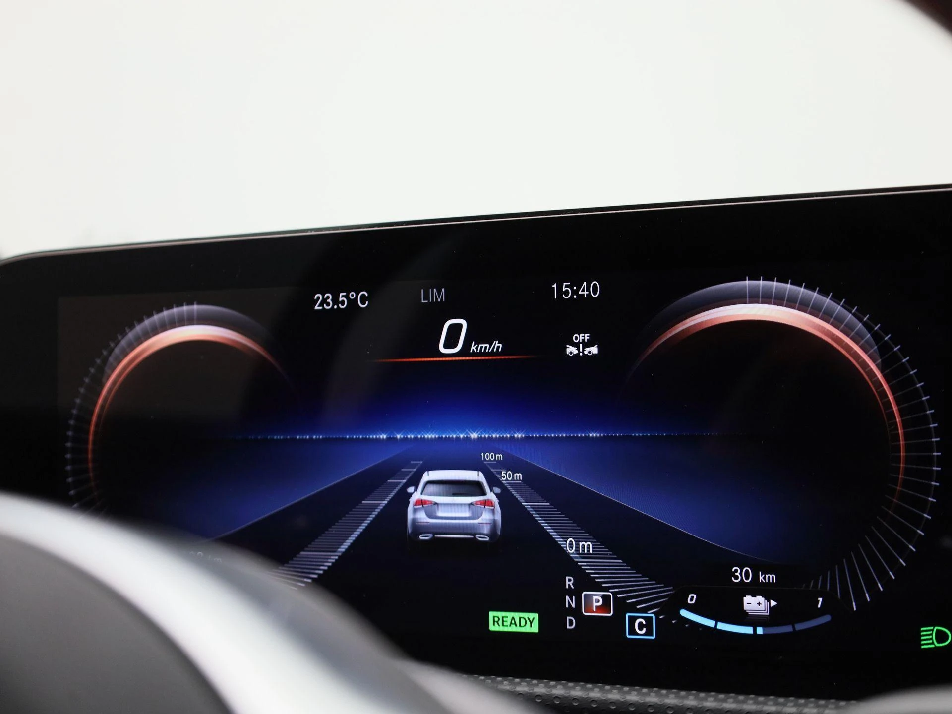 Mercedes-Benz-CLA-image-24