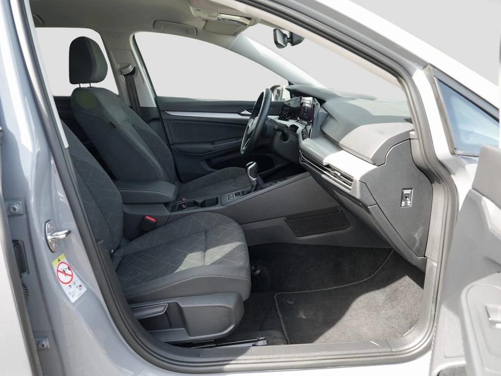 Volkswagen Golf VIII 1.5 TSI Life *LED-Plus*Navi*Kamera*PDC*App-Con*Winterpaket*