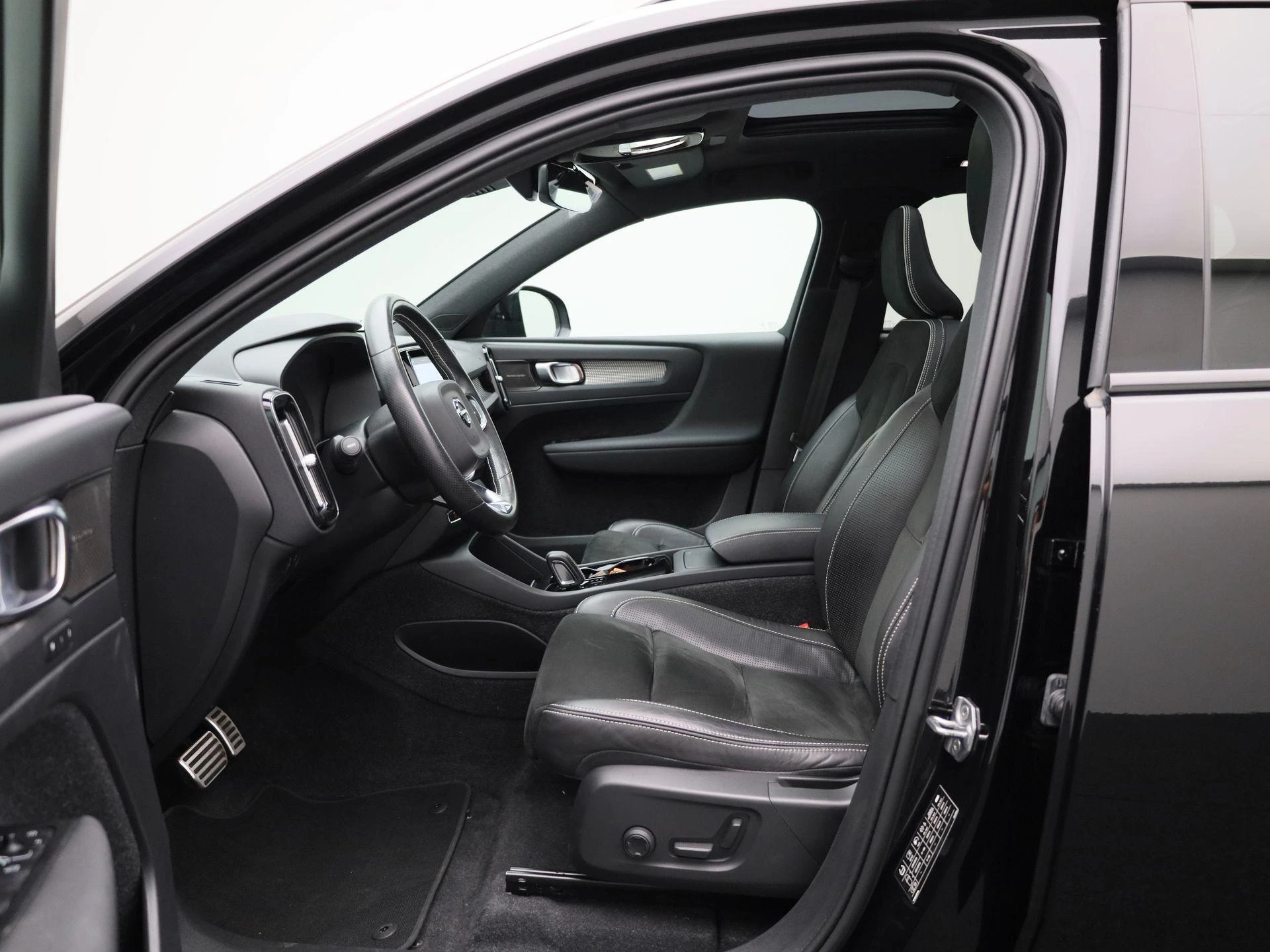 Volvo-XC40-image-8