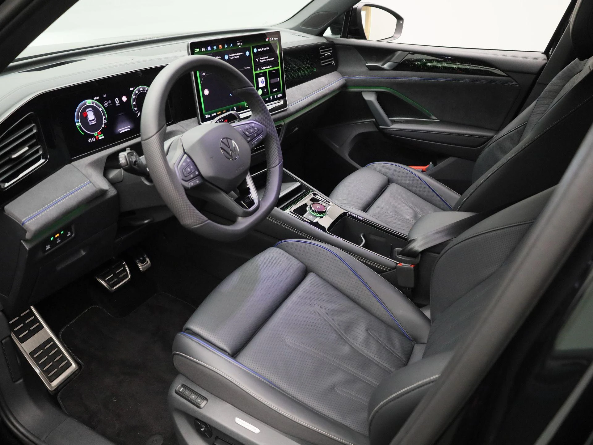 Volkswagen-Tiguan-image-15