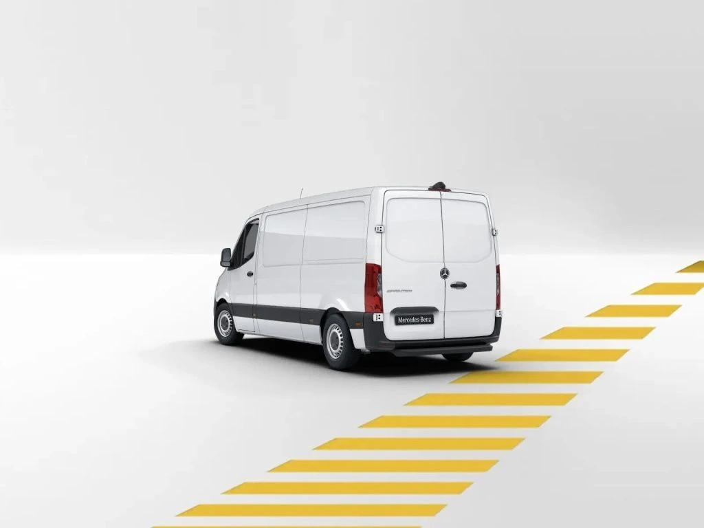 Mercedes-Benz-Sprinter 215-image-4