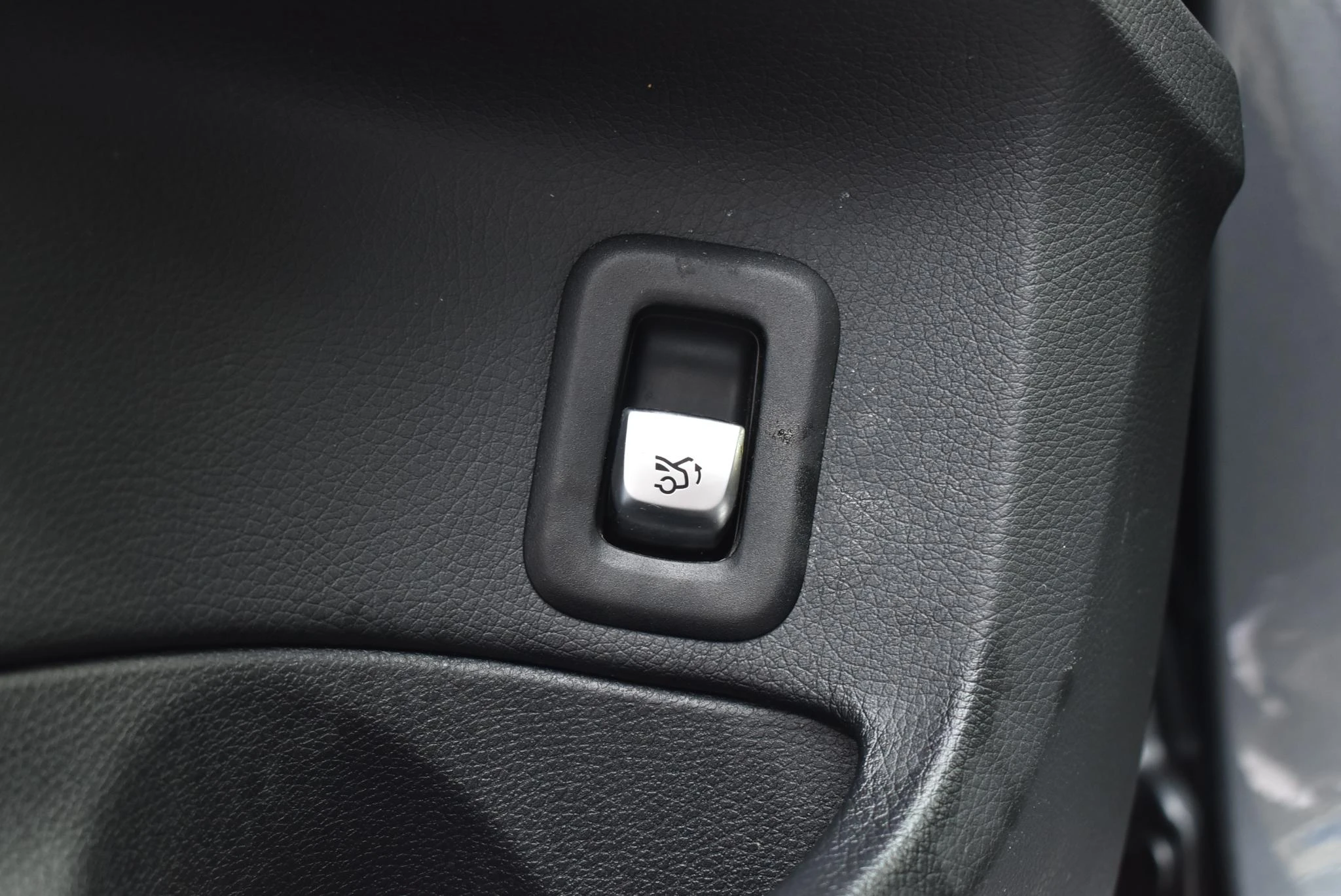 Mercedes-Benz-C-Klasse-image-15