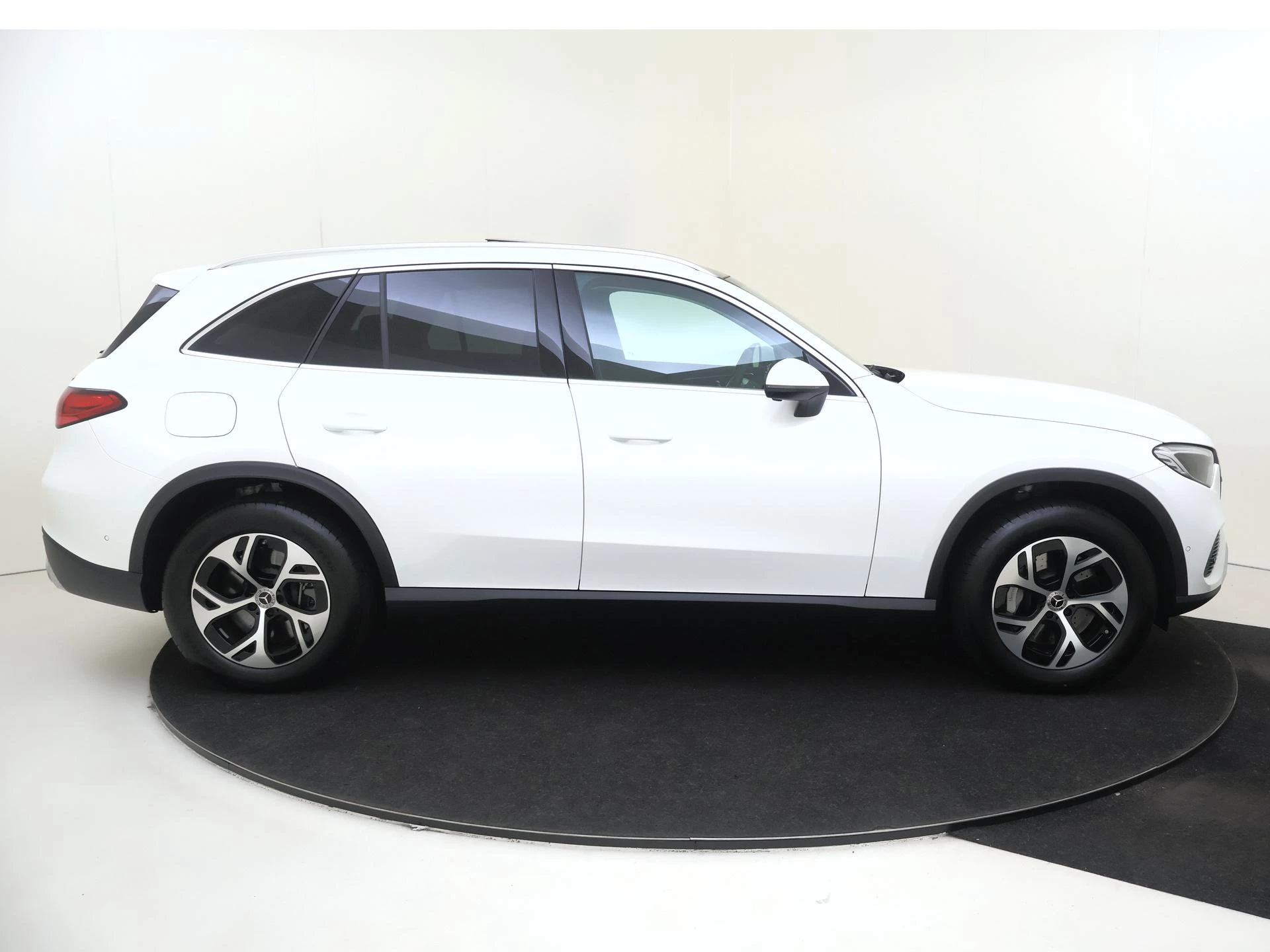 Mercedes-Benz GLC 300e 4MATIC Luxury Line