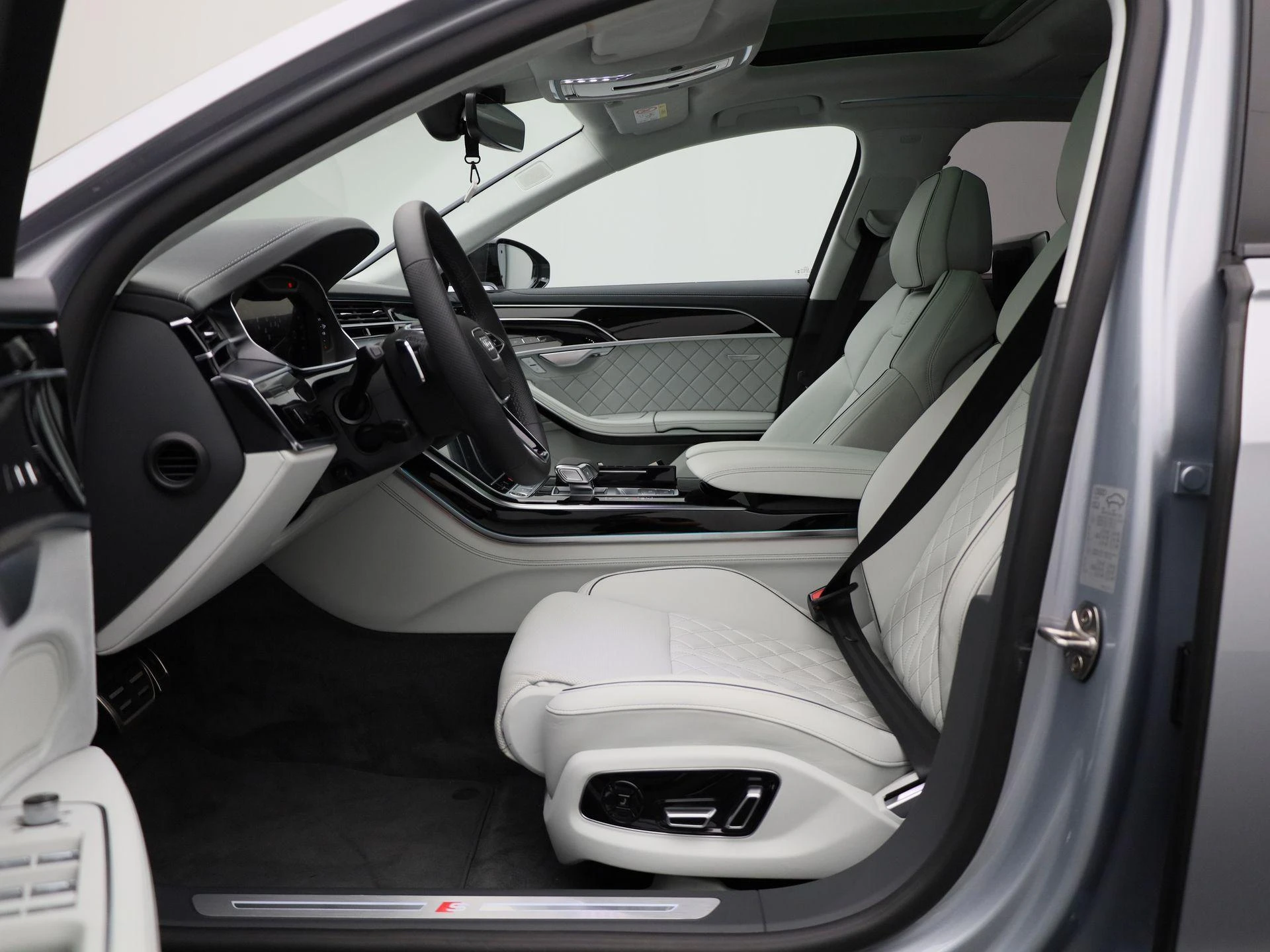 Audi-A8-image-10