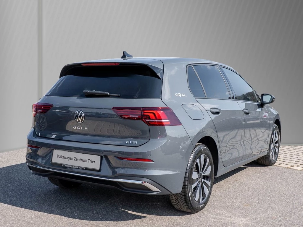 Volkswagen-Golf-image-3