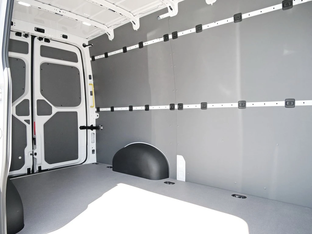 Volkswagen-Crafter-image-10