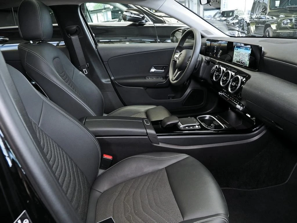 Mercedes-Benz-A-Klasse 250 e-image-12