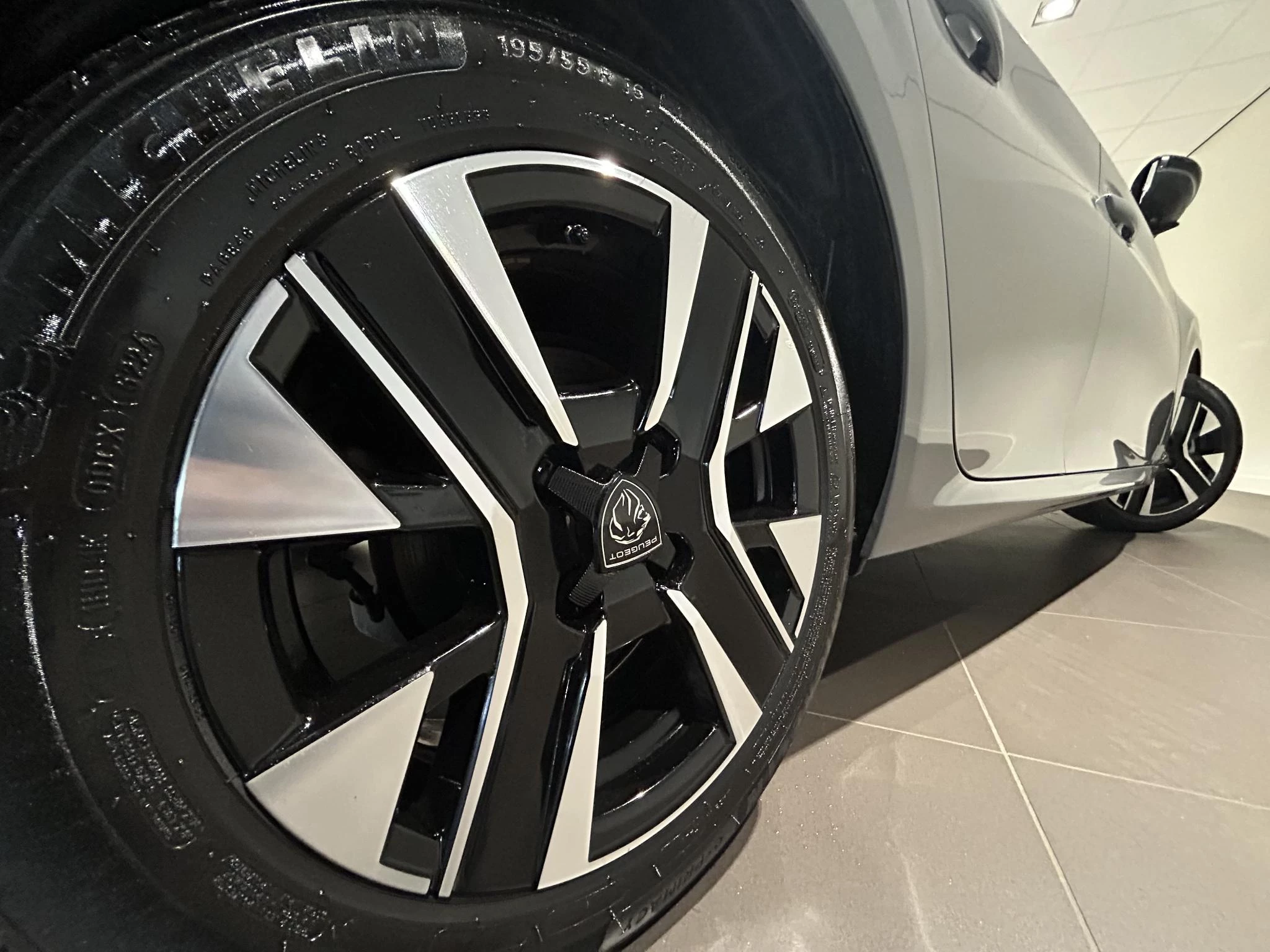 Peugeot-208-image-23
