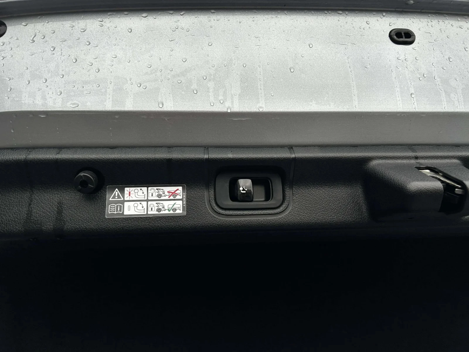 Mercedes-Benz-EQE-image-22