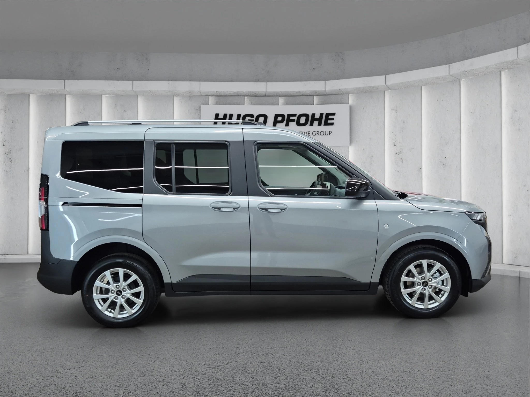 Ford Tourneo Courier Titanium 1.0 EcoBoost 92 kW Auto Kompaktvan. 5-türig