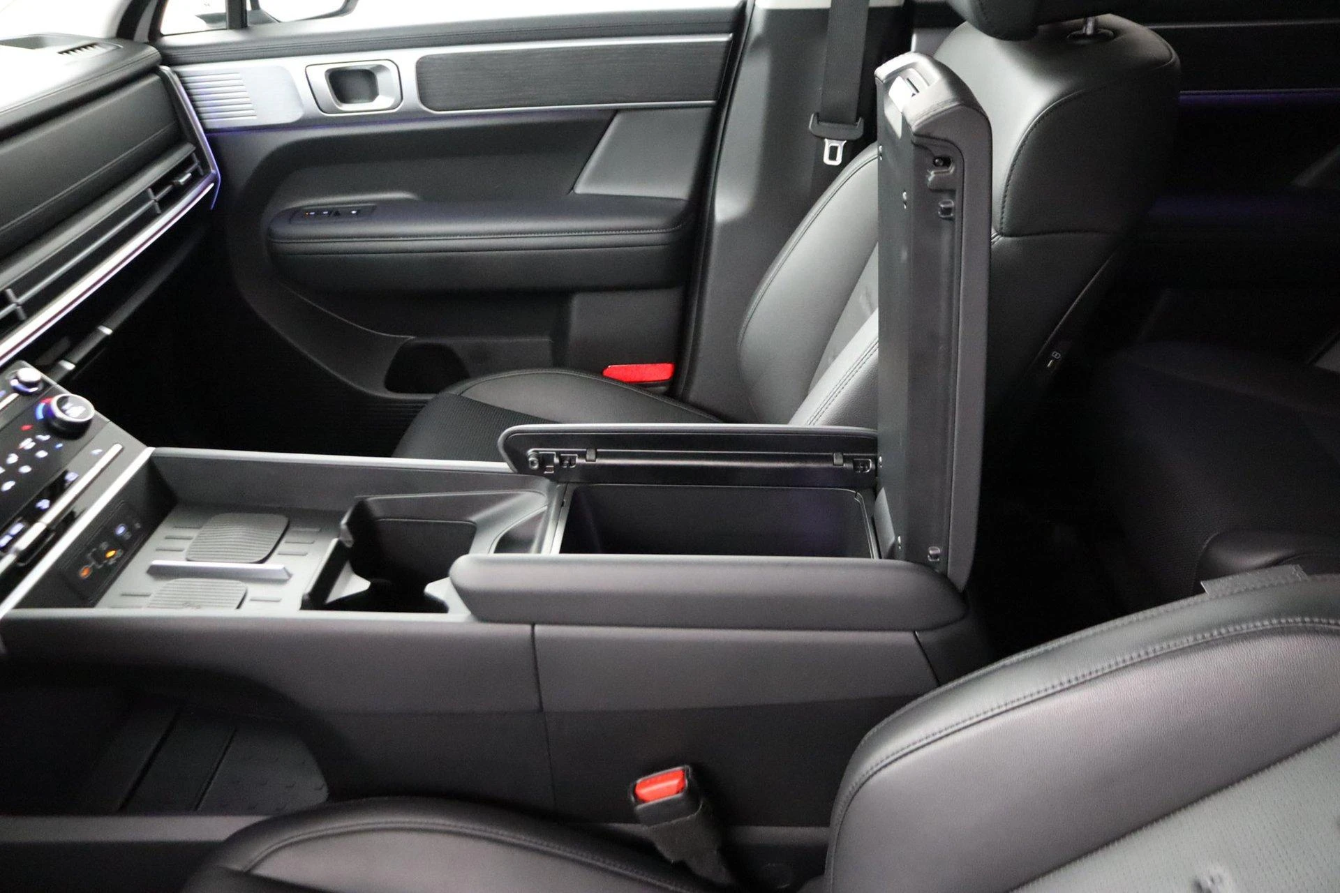 Hyundai-Santa Fe-image-60
