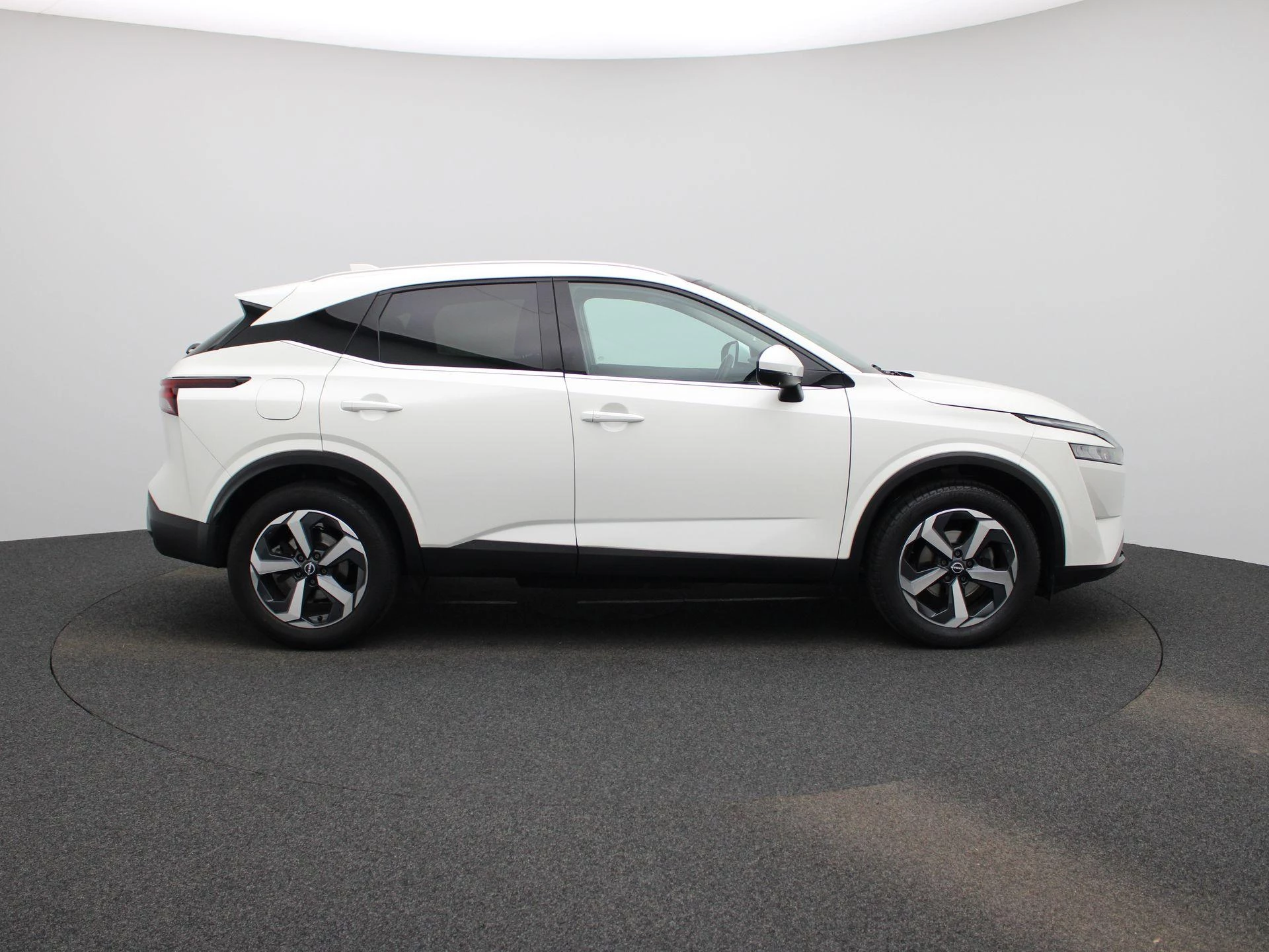 Nissan-QASHQAI-image-7