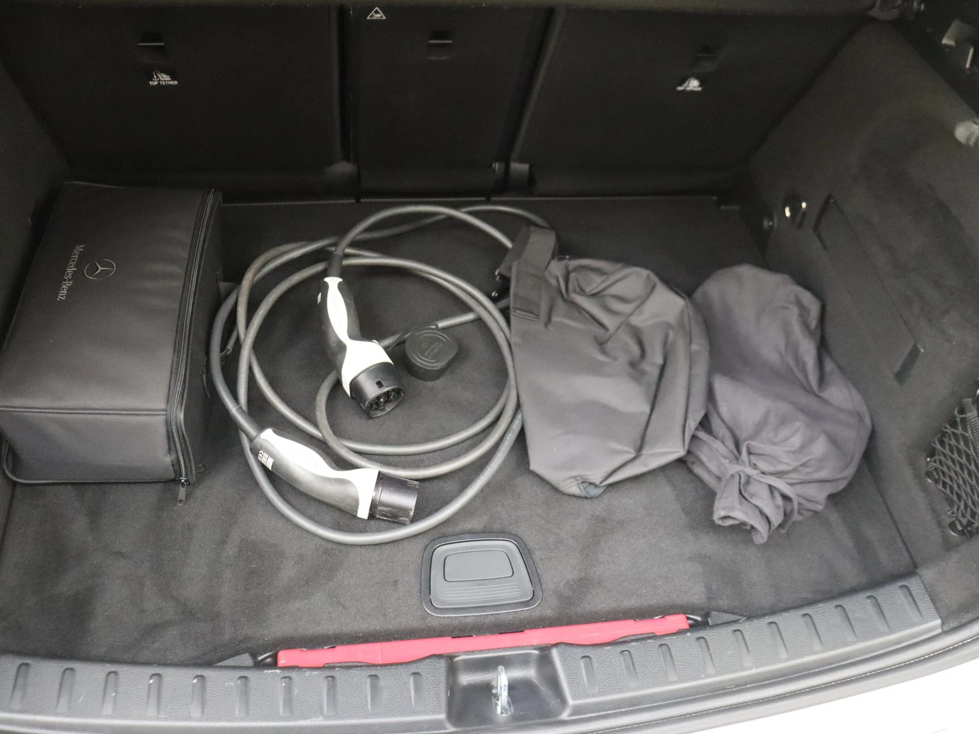 Mercedes-Benz-GLA-image-26