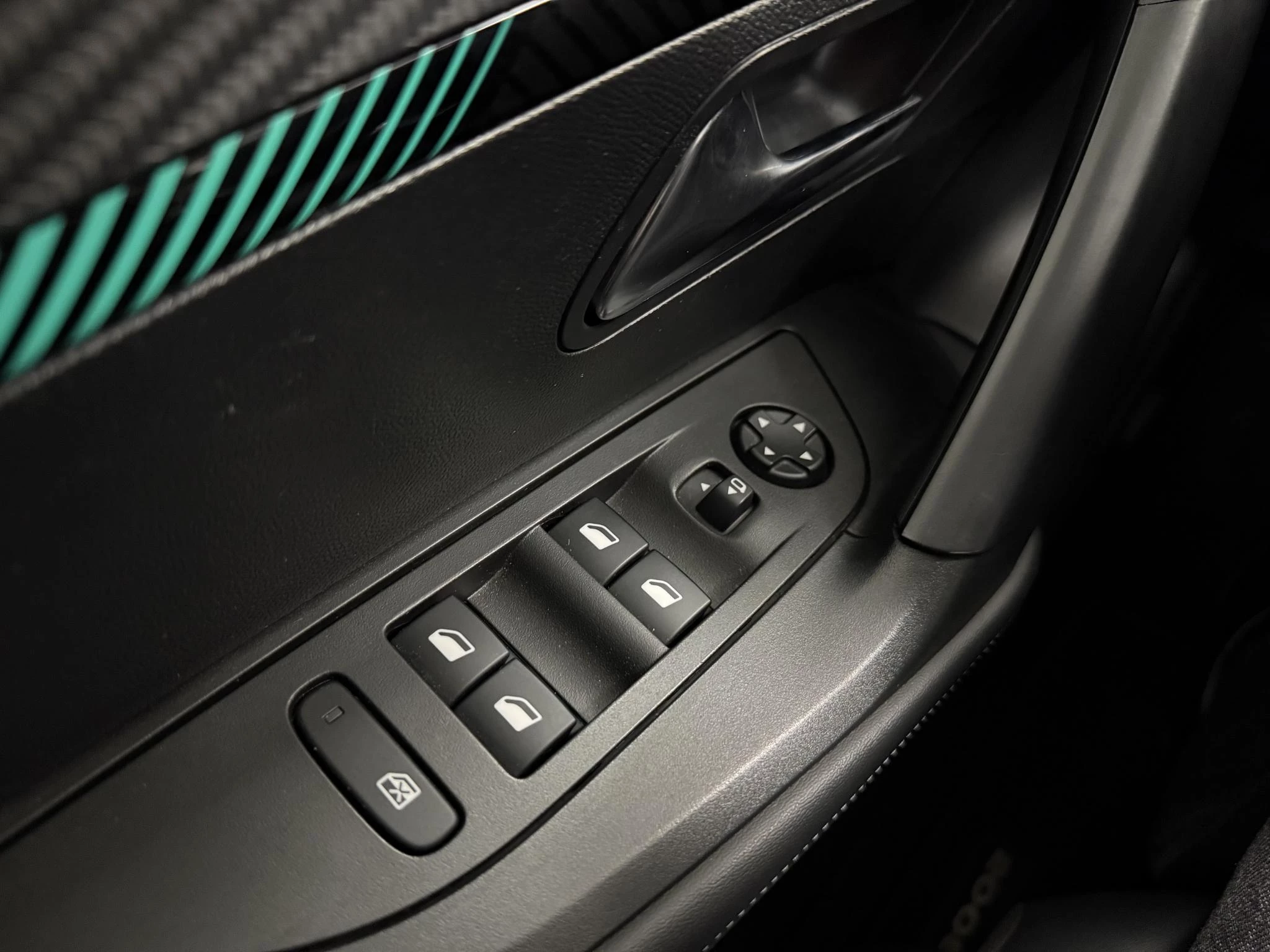 Peugeot-2008-image-10
