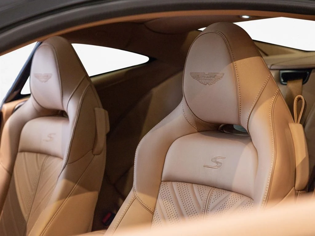 Aston Martin-DB12-image-6
