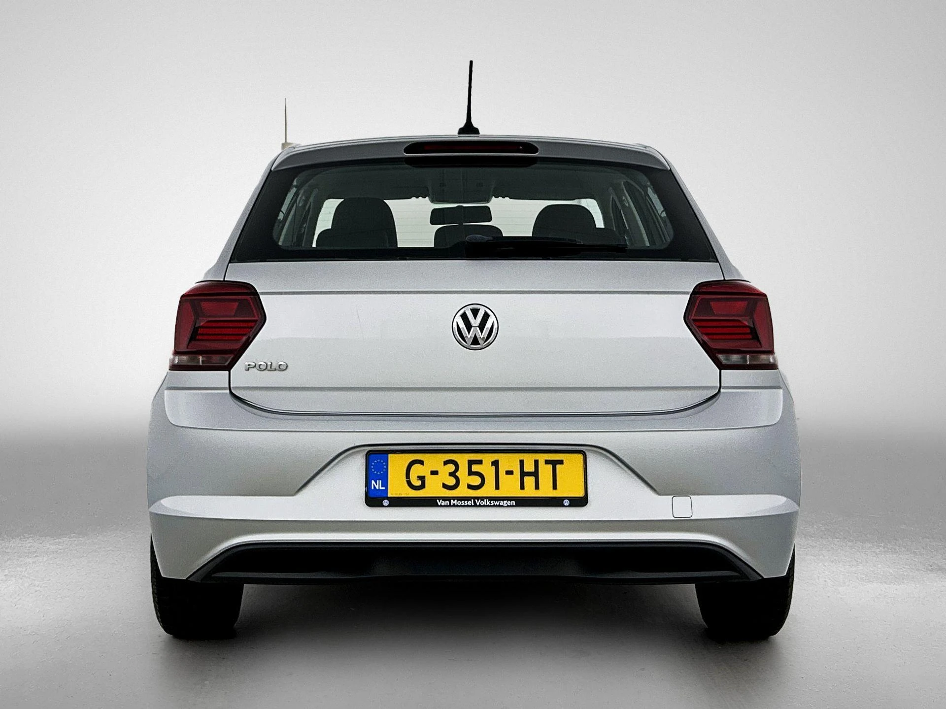 Volkswagen-Polo-image-2