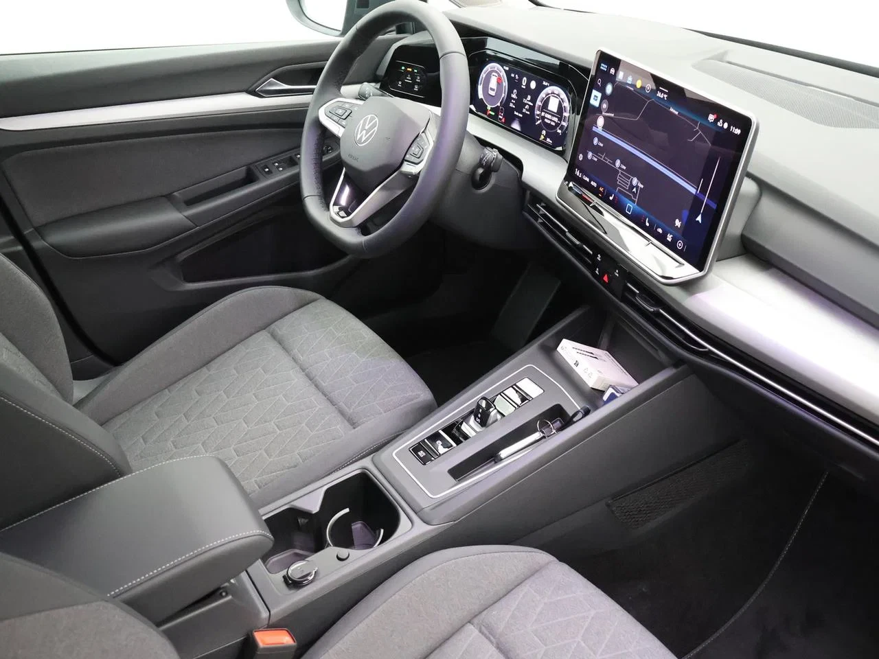 Volkswagen-Golf-image-2