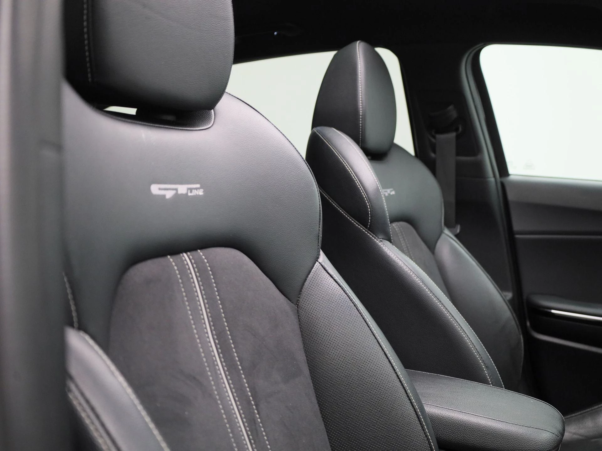 Kia-ProCeed-image-36