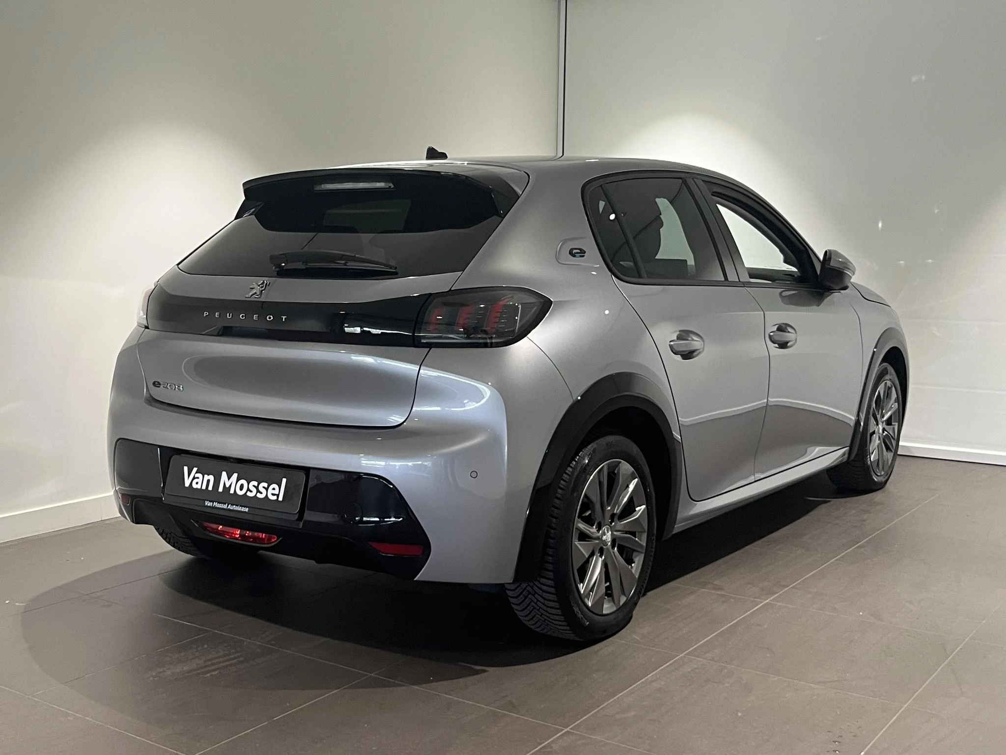 Peugeot-e-208-image-4