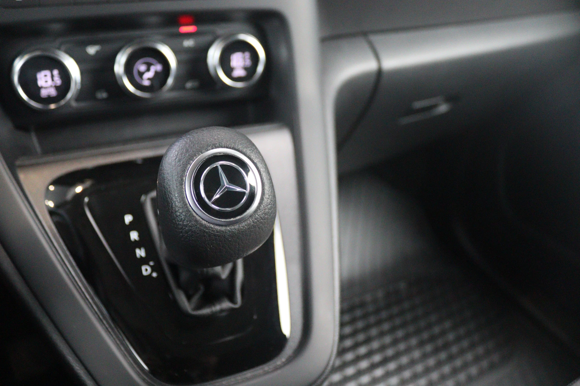 Mercedes-Benz-eCitan-image-10
