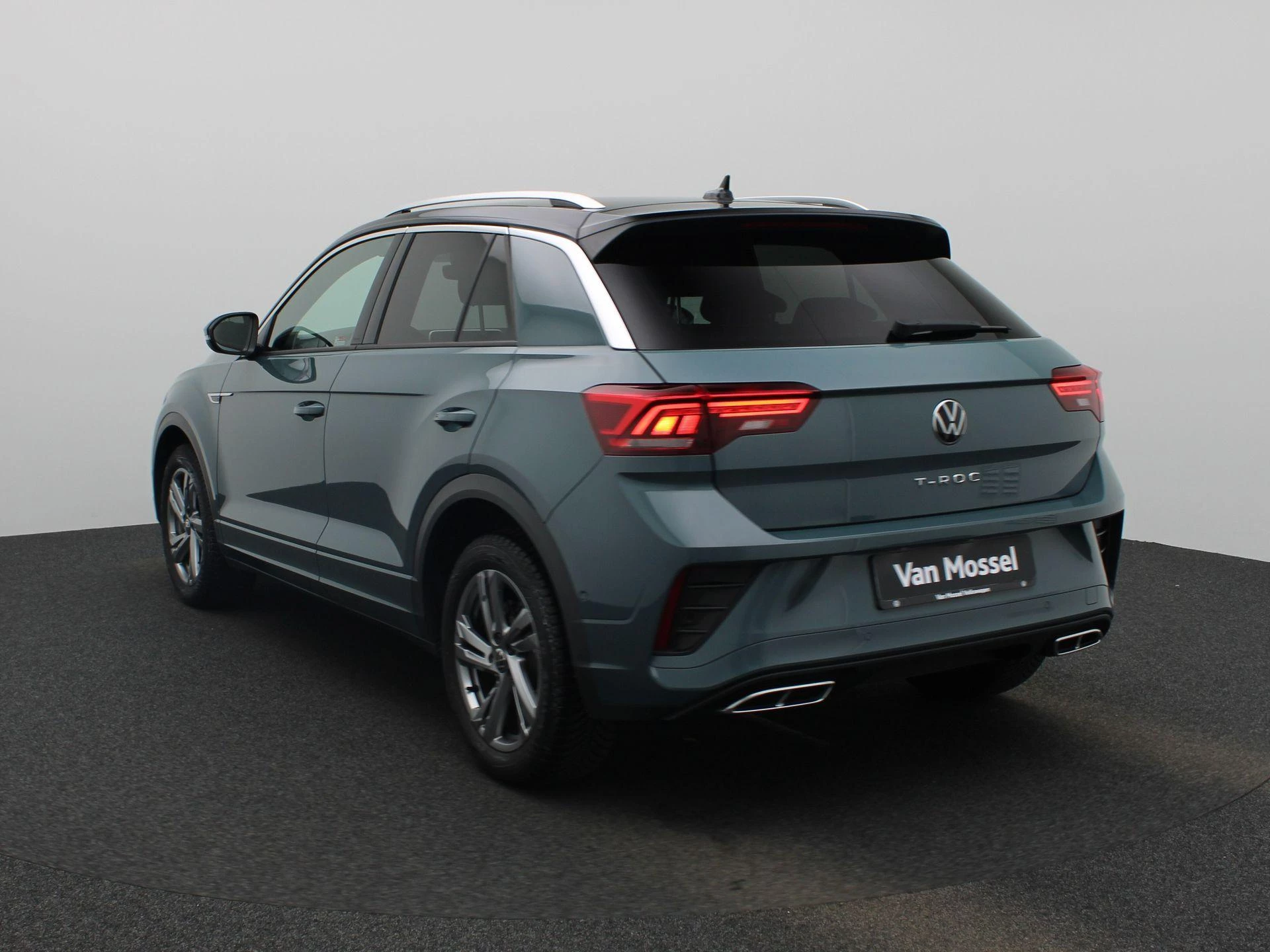 Volkswagen-T-Roc-image-1