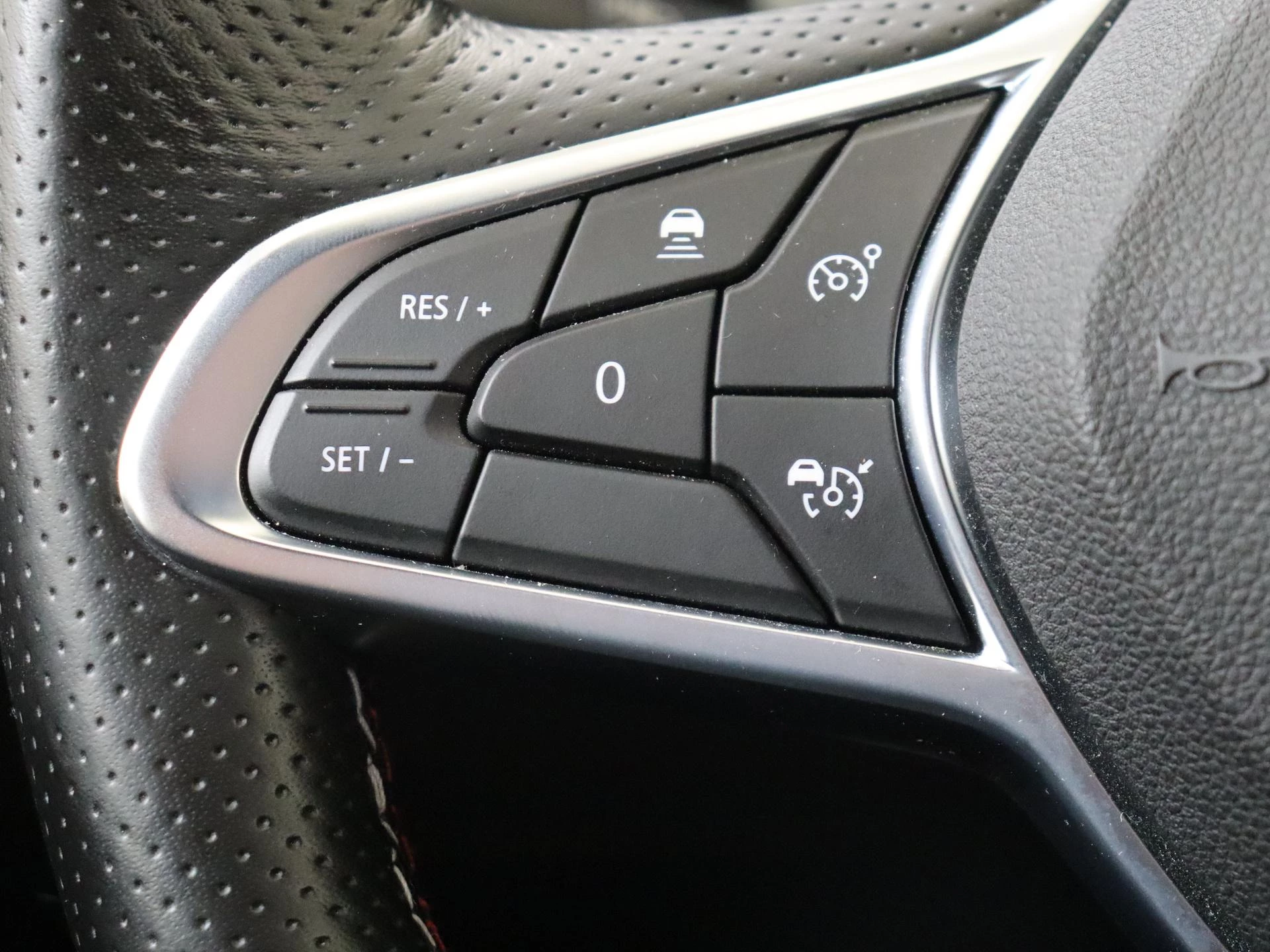 Renault-Arkana-image-16