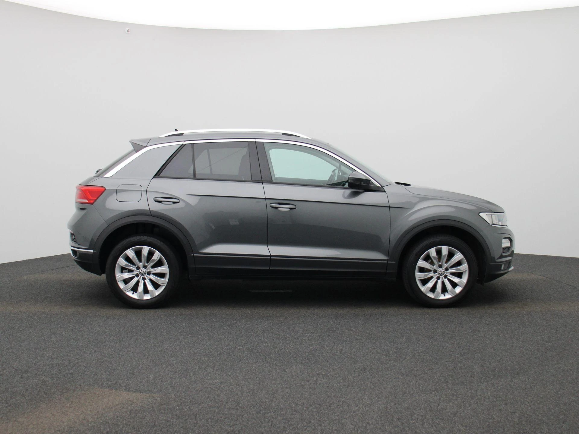 Volkswagen-T-Roc-image-5