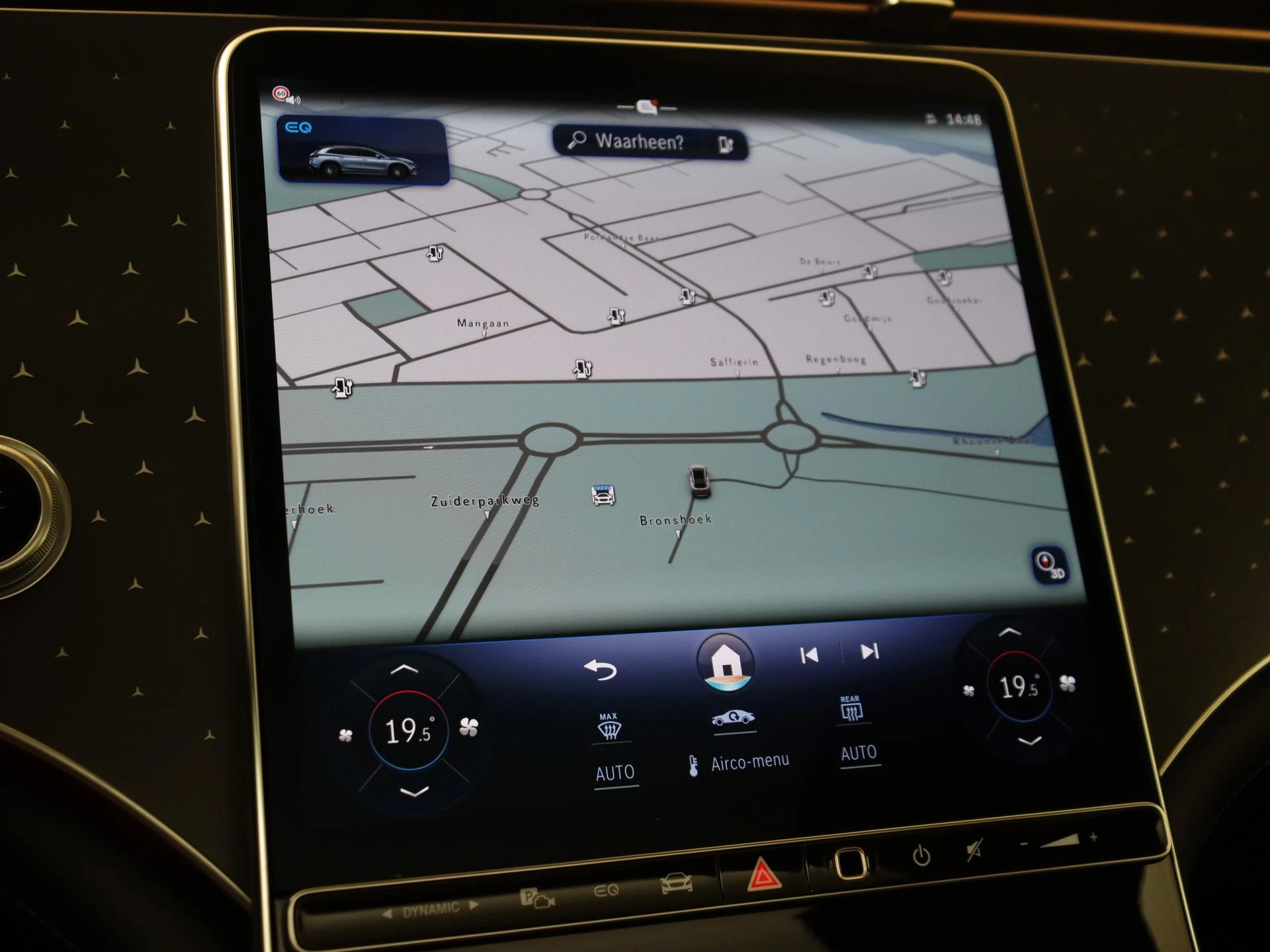 Mercedes-Benz-EQS-image-16
