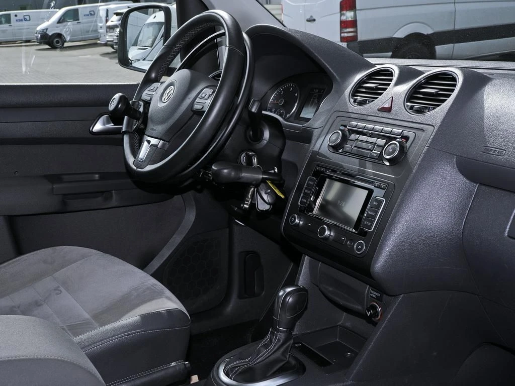 Volkswagen-Caddy-image-11