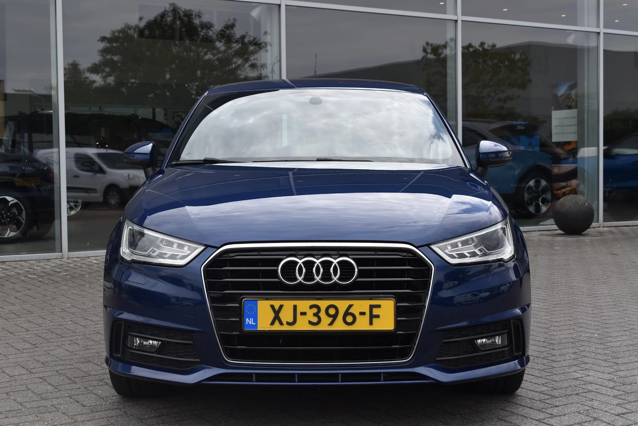 Audi-A1 Sportback-image-1