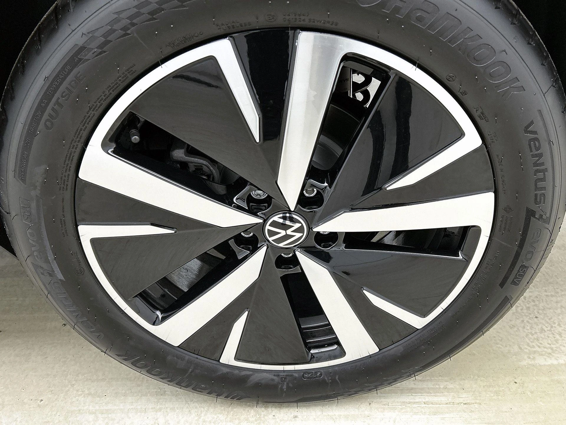 Volkswagen-Tiguan-image-33