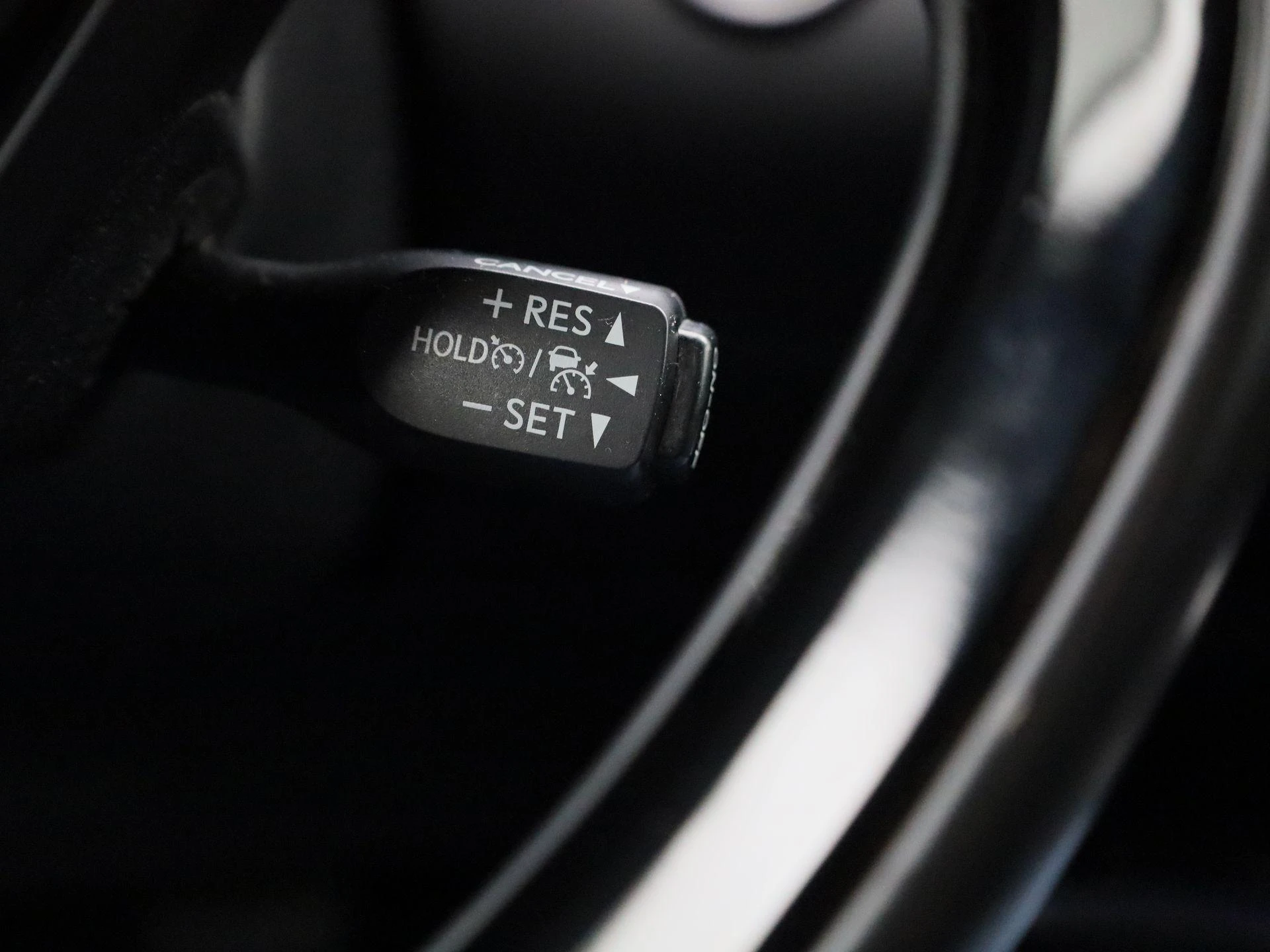 Toyota-C-HR-image-20