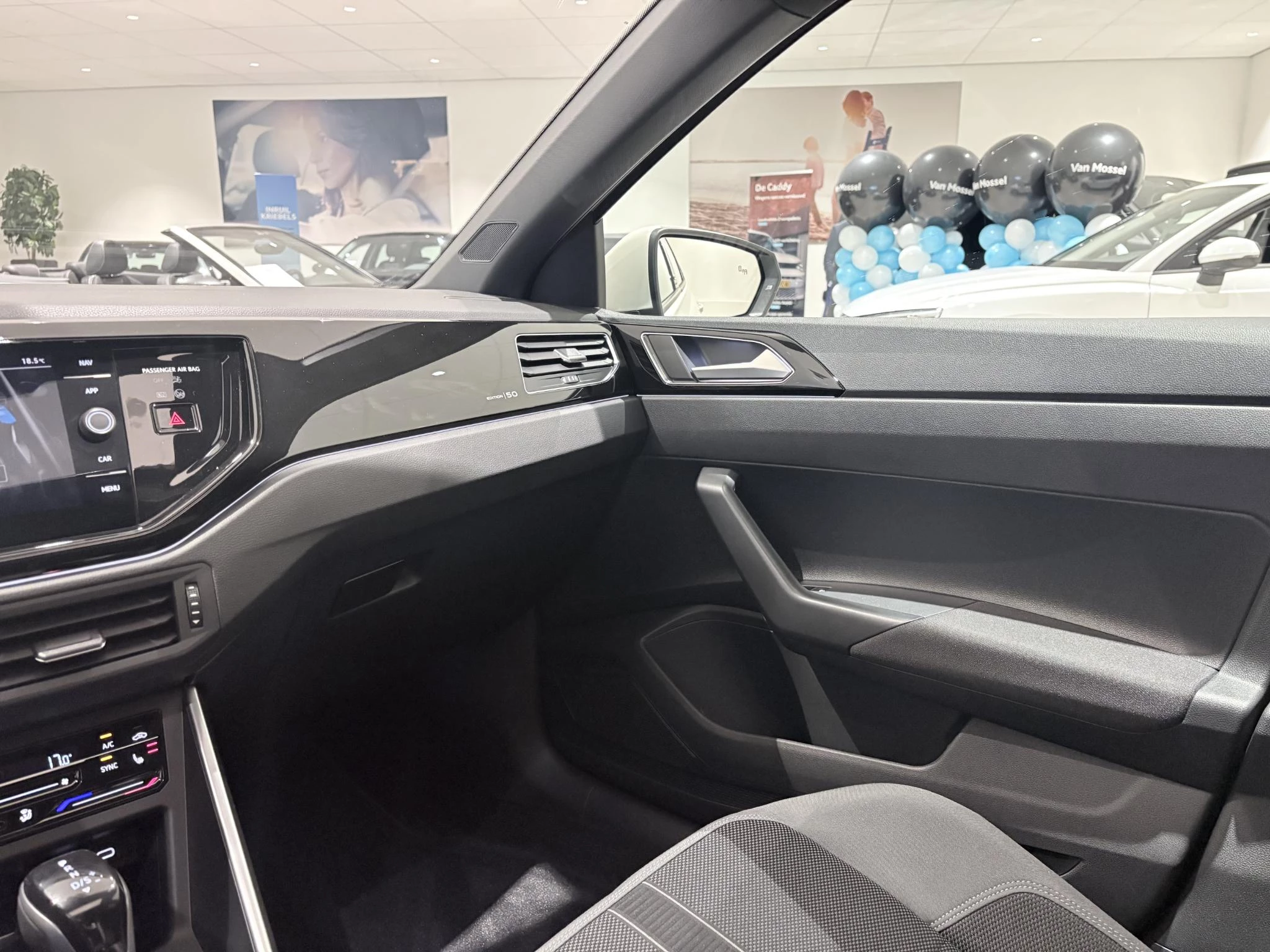 Volkswagen-Polo-image-34