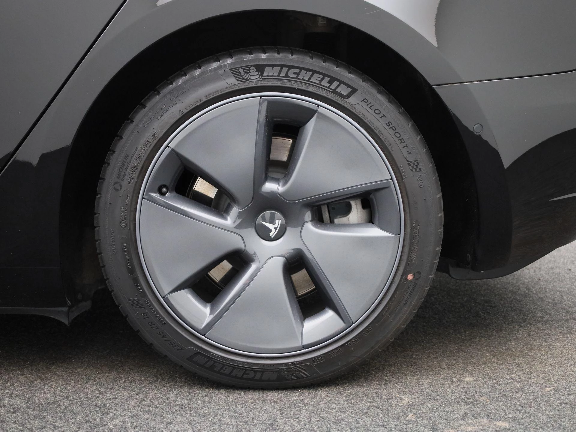 Tesla Model 3 Standard RWD Plus 60 kWh