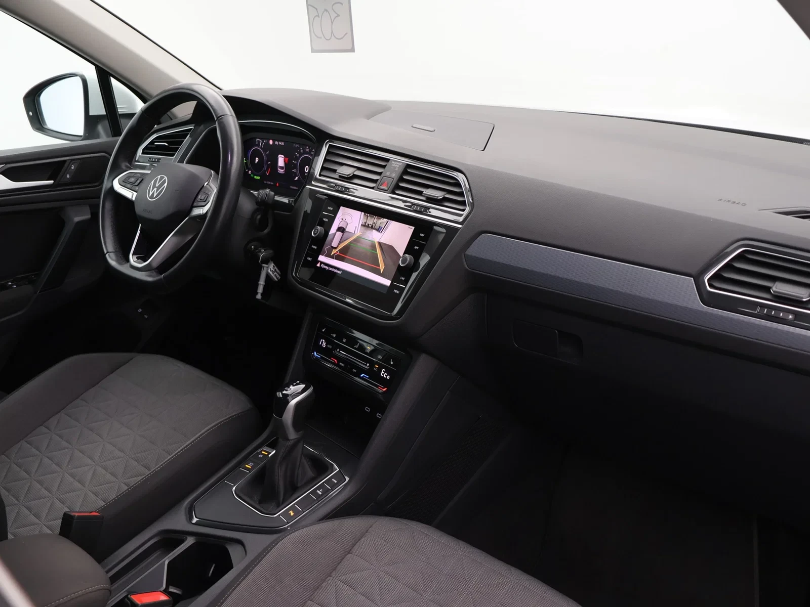 Volkswagen Tiguan eHybrid (PHEV) Tiguan Life 1.4TSI eHybrid 150PK *AUTOMAAT*CAMERA*PDC*VIRTUAL COCKPIT*NAVI*APP-CONNECT*...*