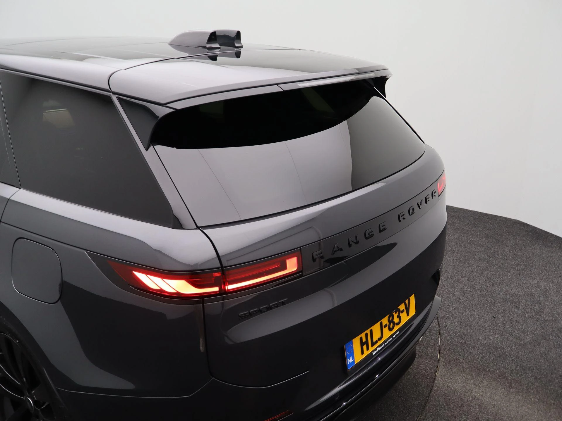 Land Rover-Range Rover Sport-image-45