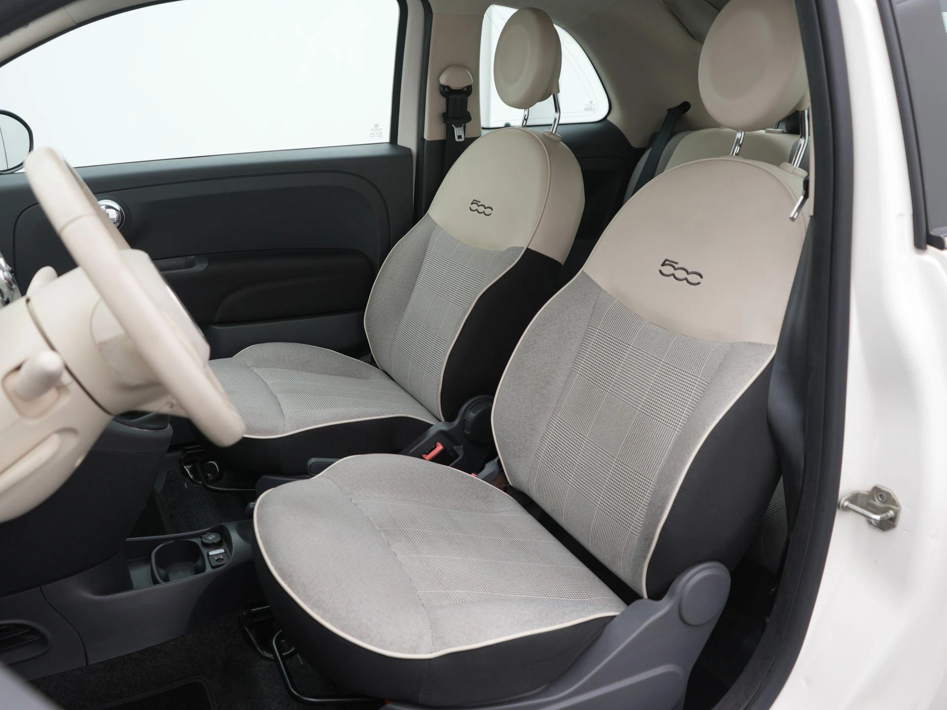 Fiat-500C-image-8