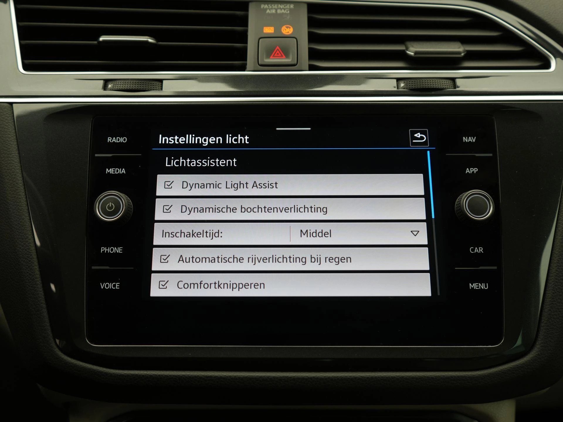 Volkswagen-Tiguan-image-16