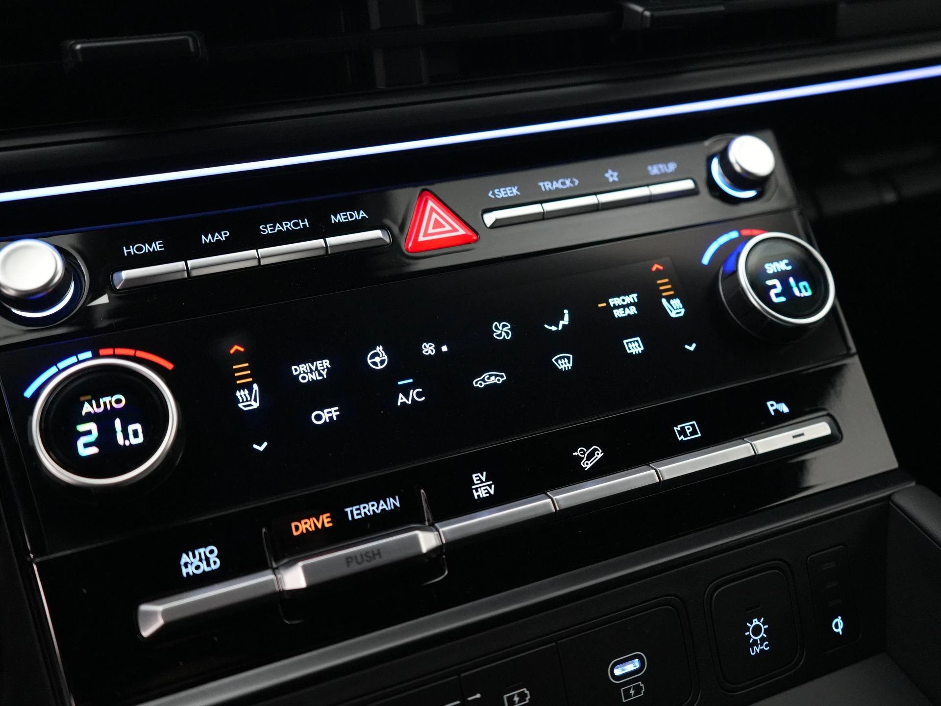 Hyundai-Santa Fe-image-20