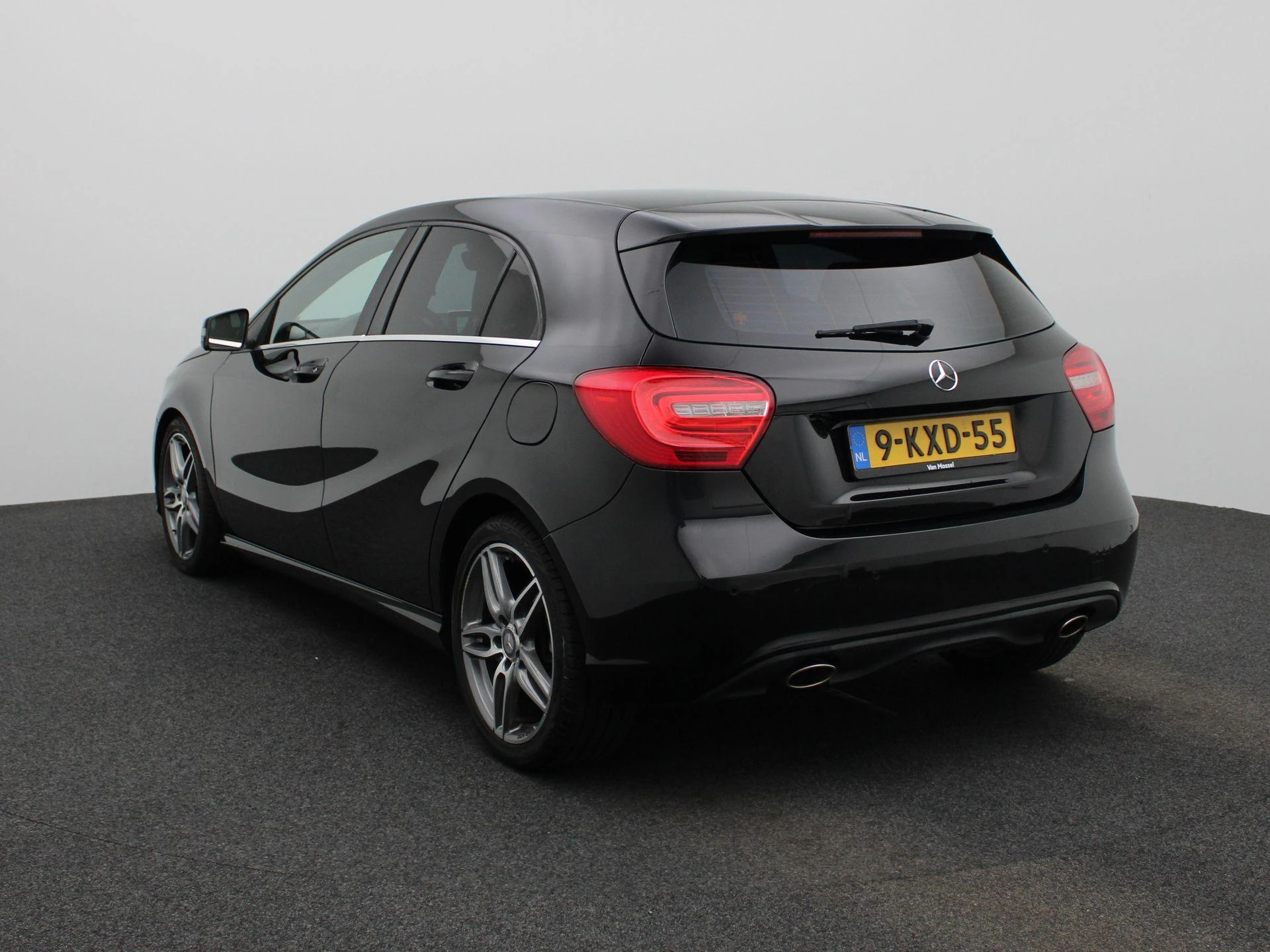 Mercedes-Benz-A-Klasse-image-1