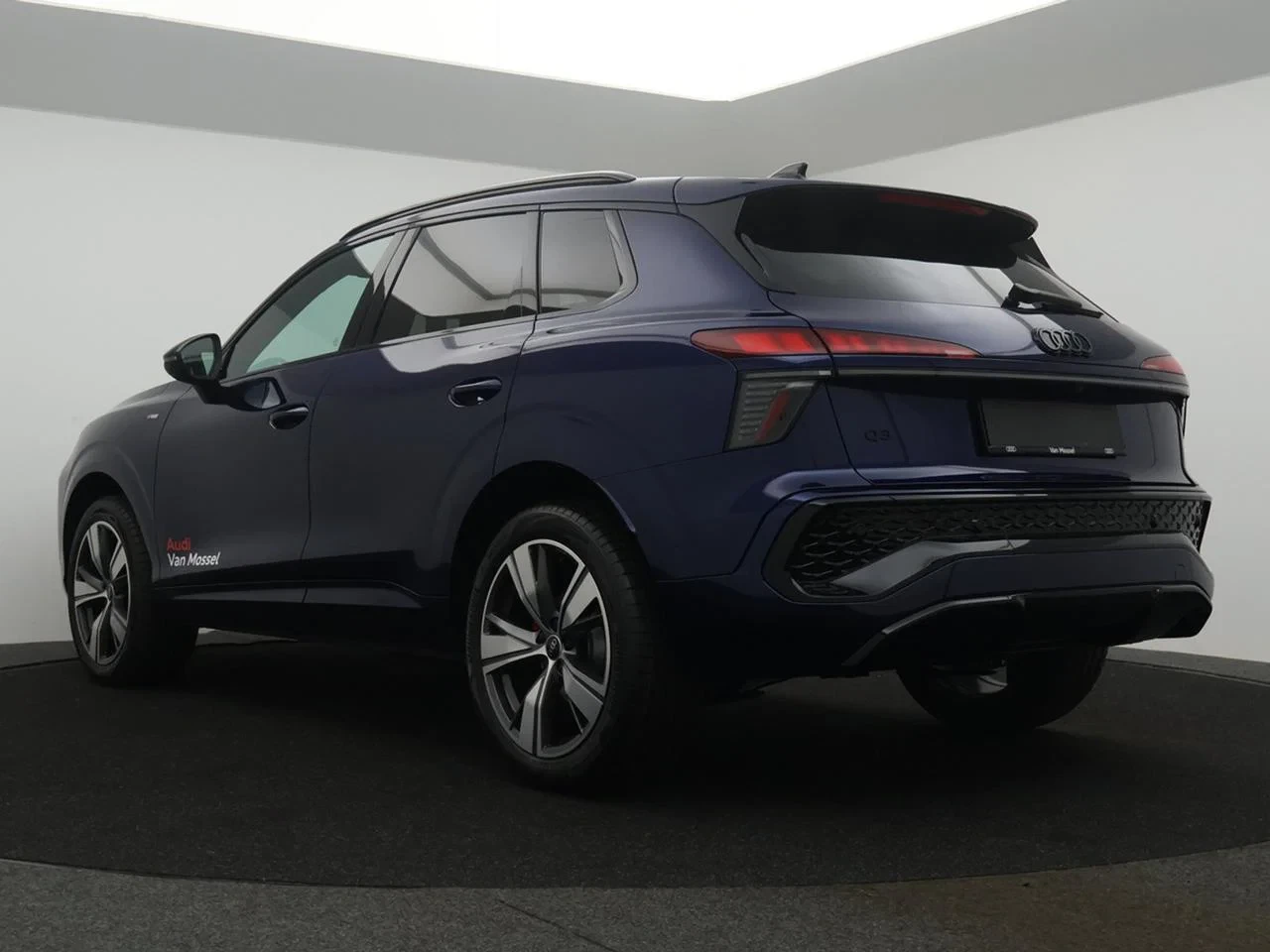 Audi Q3 SUV Audi Q3 SUV S line TFSI 150PK *DEMO*AUTOMAAT*VIRTUAL COCKPIT*CAMERA*PDC*ACC*APP-CONNECT*...*