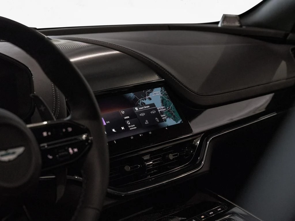 Aston Martin-DBX-image-10