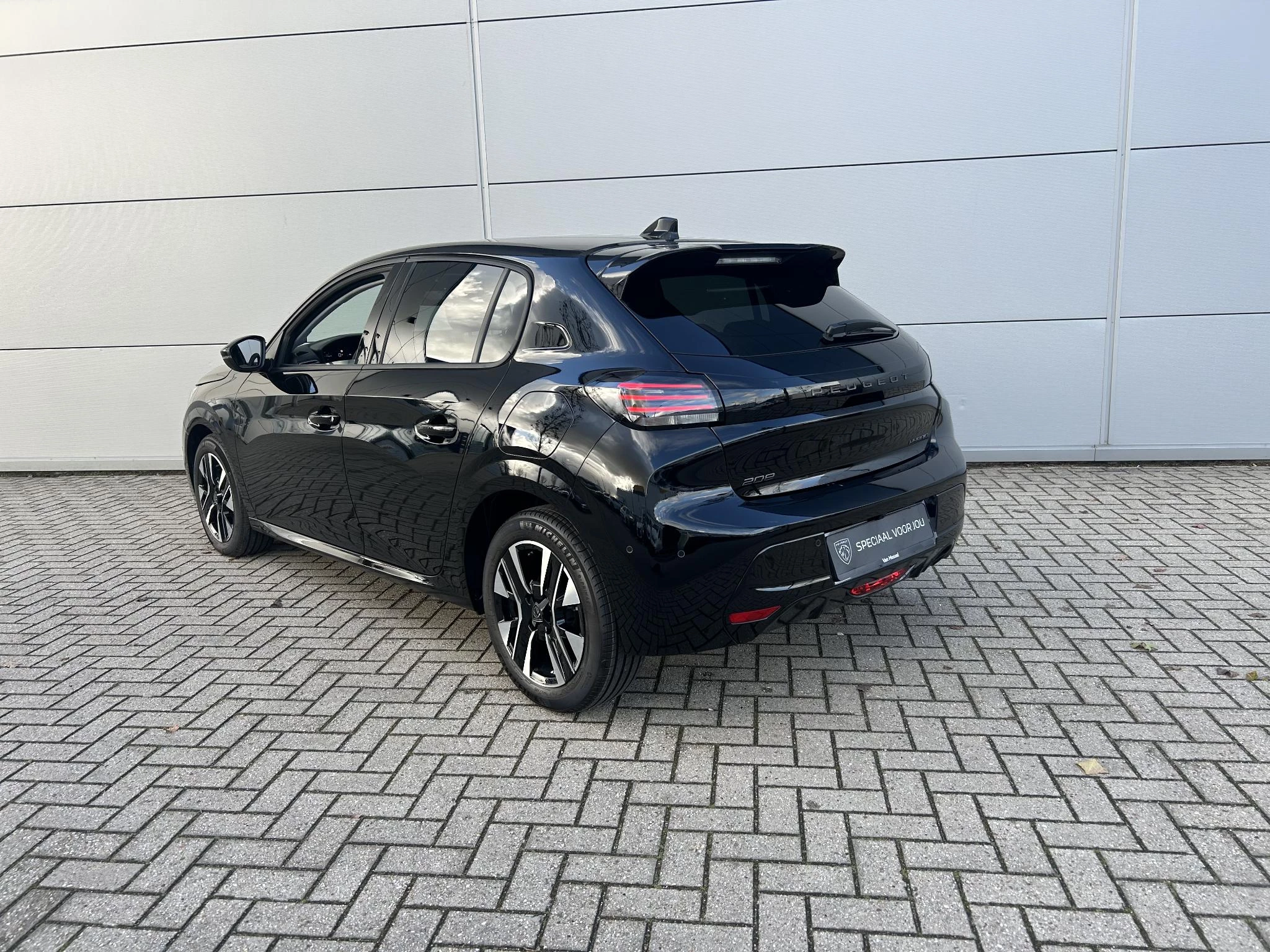 Peugeot-208-image-3