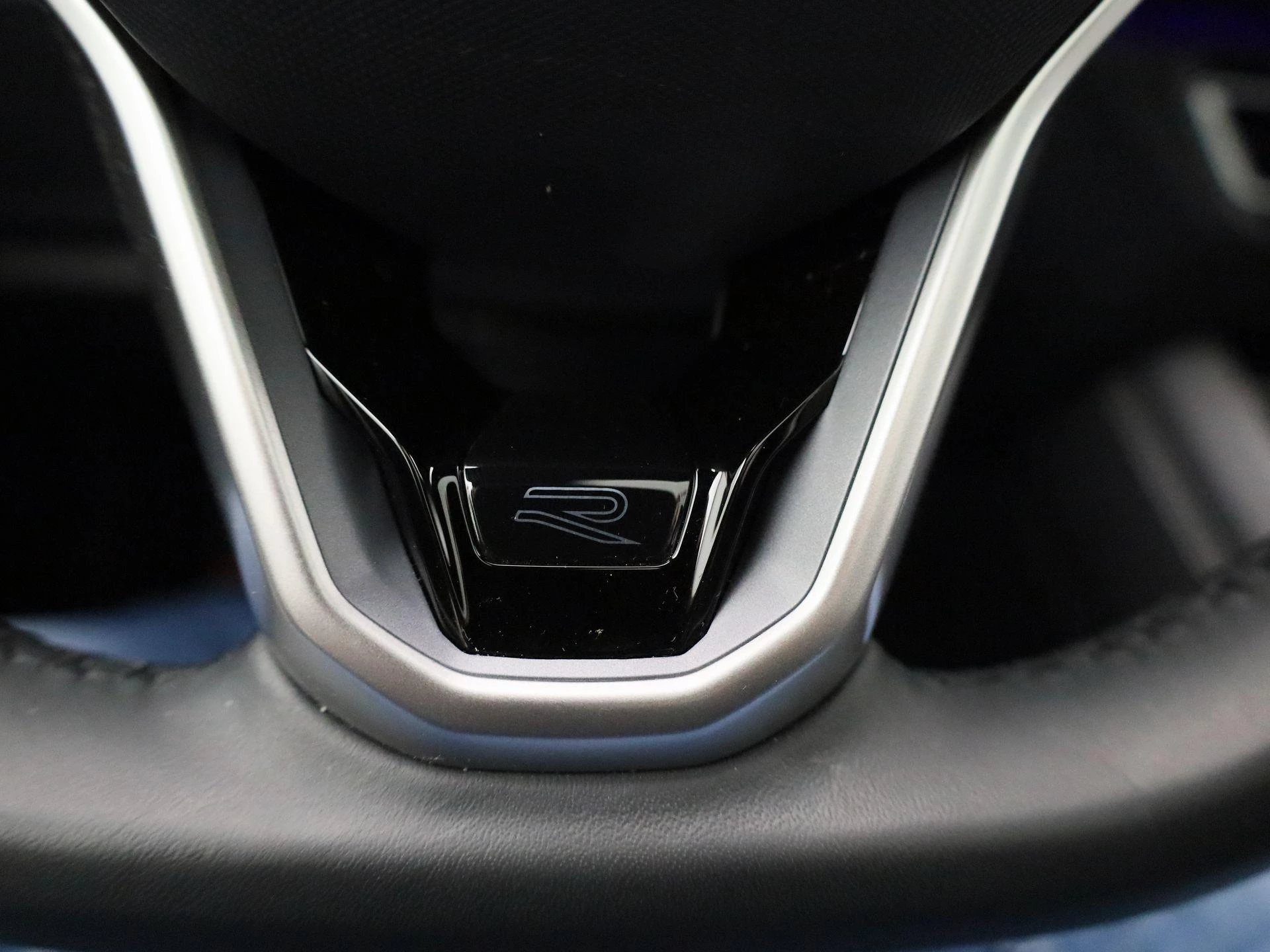 Volkswagen-Tiguan-image-25