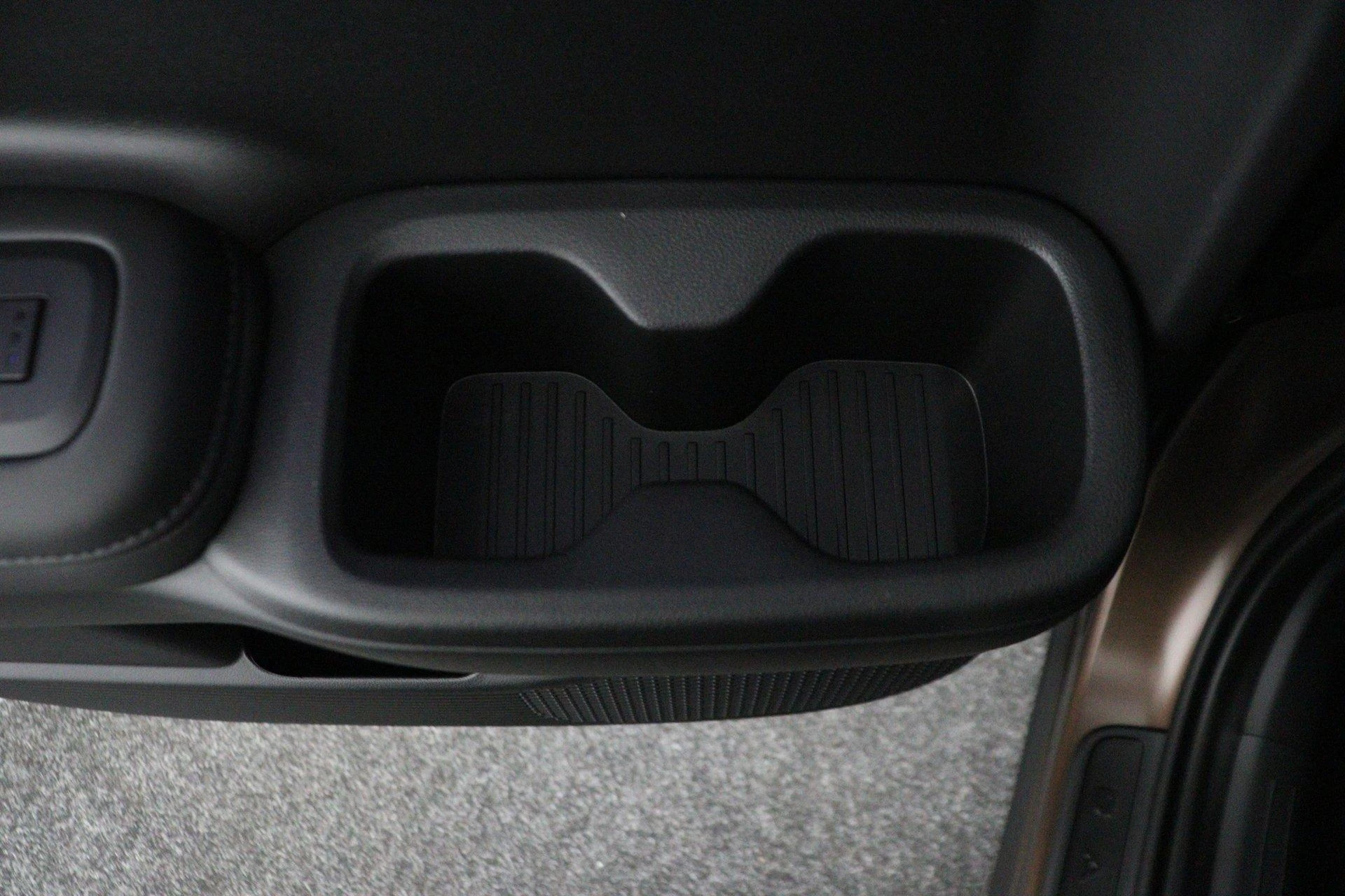Hyundai-Santa Fe-image-72
